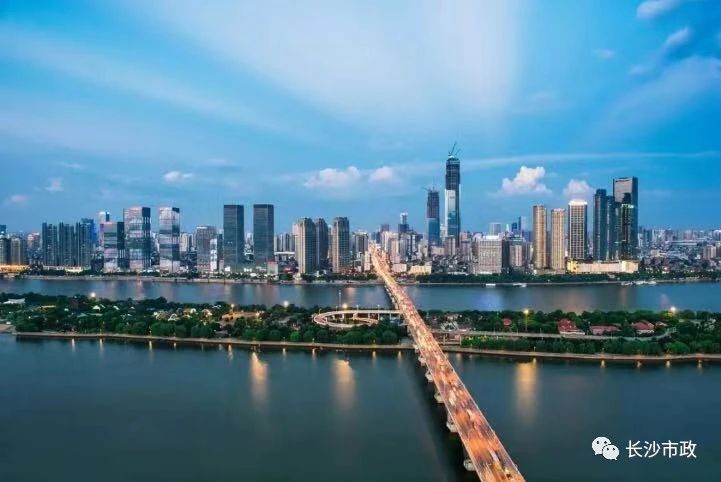 以城市，見未來；與城市，共成長